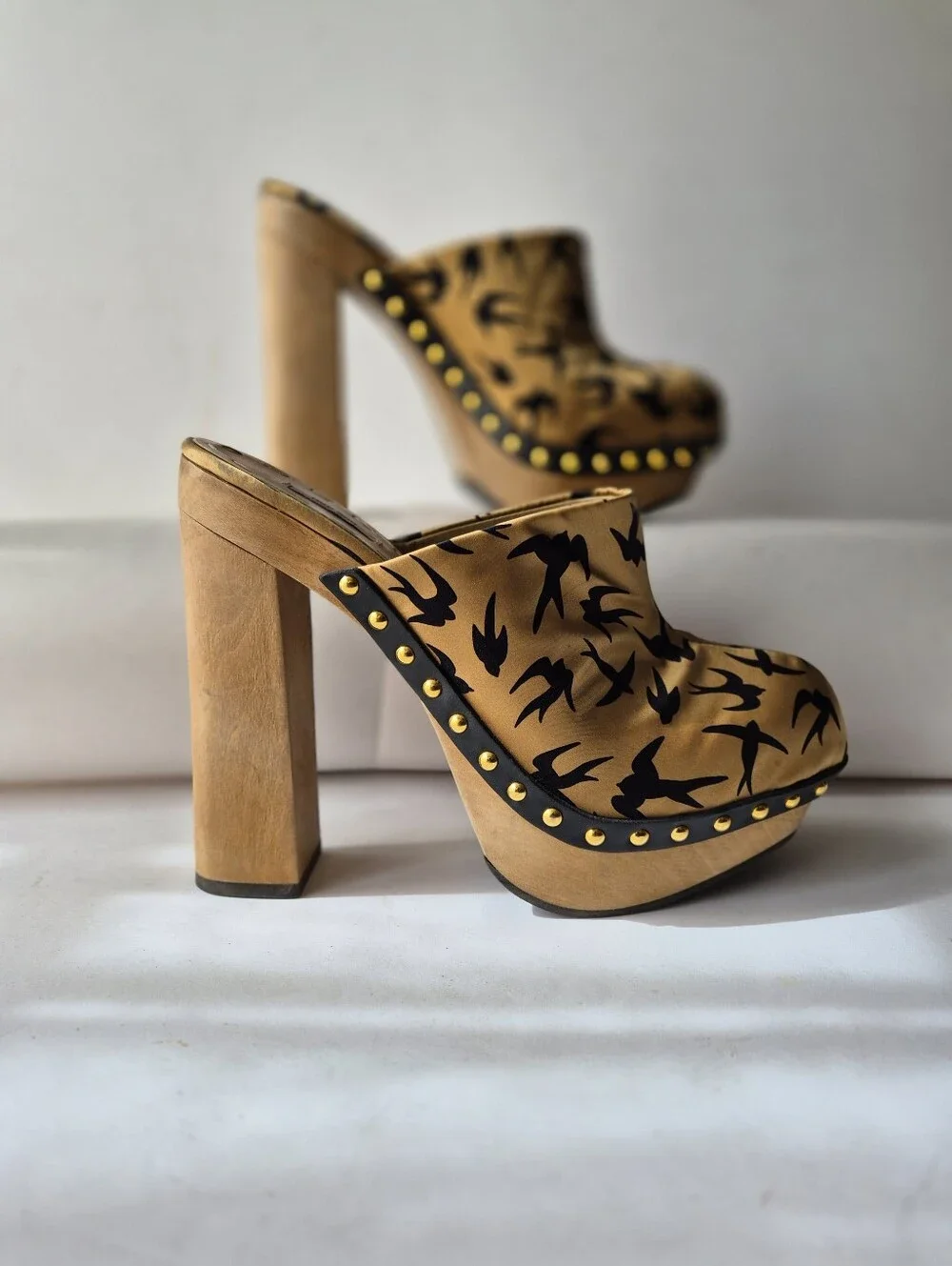 Miu Miu Rare SS10 Swallow Print Studded Wood Clogs Size 42 Twee Core Archival
